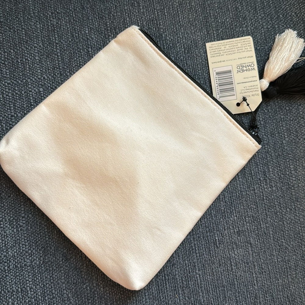 Makeup Bag - Picture 3 of 4